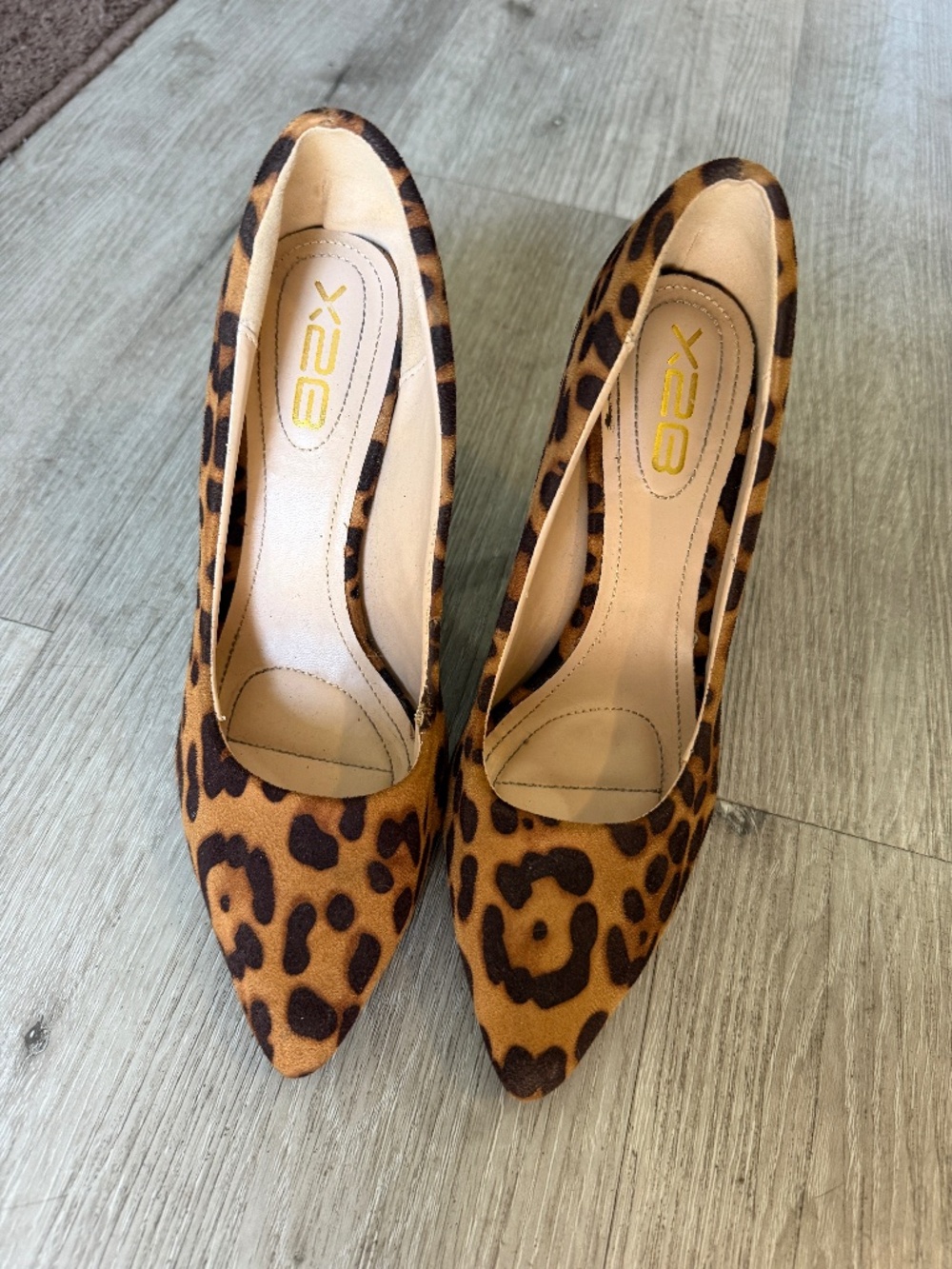 Size 8 Leopard Heels Pumps